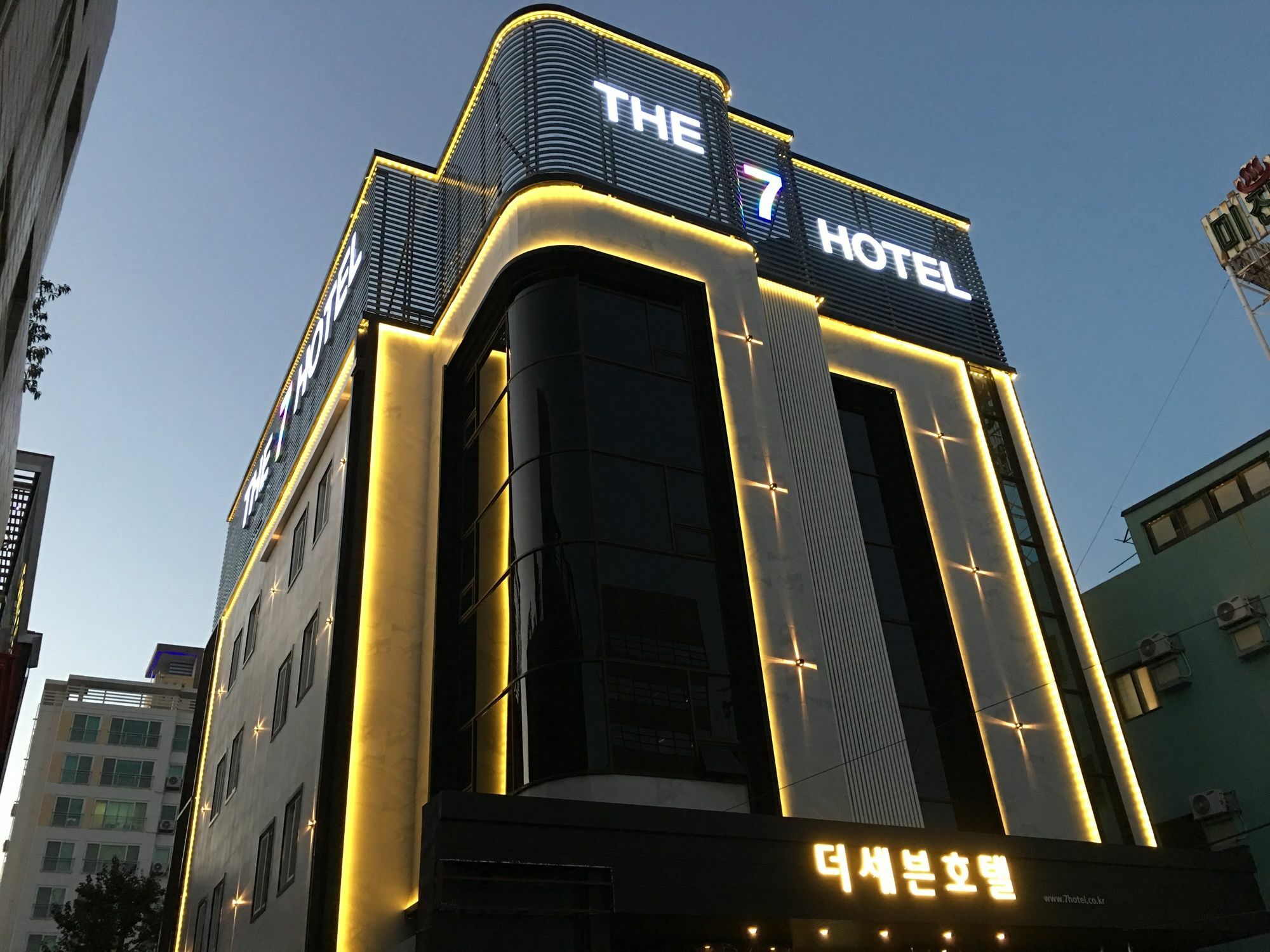 The 7 Hotel โพฮัง ภายนอก รูปภาพ